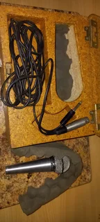 SHURE 588SA MICROPHONE AND CASE