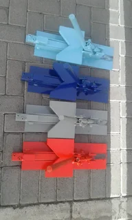 Aluminum window corner crimping machine