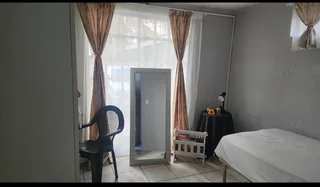 Spacious, modern, single rooms in Westdene commune