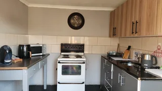 Spacious, modern, single rooms in Westdene commune