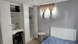 Spacious, modern, single rooms in Westdene commune