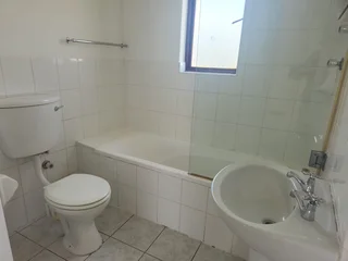 2 bedroom. De tyger. Parow north apartment. Available  1feb. R10 000