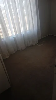 A bedroom to share in a 2 bedroom, 2 bathroom apartment for a lady to share in Radiokop,Rental 3300,