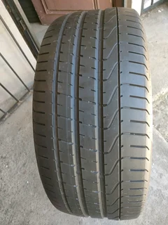 1x 275 40 22 pirelli tyre with good treads available for sale