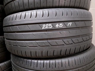 1x 225 45 17 Bridgestone tyre with good treads available for sale