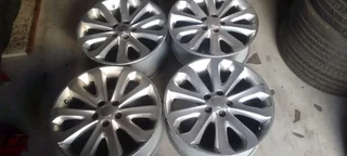 A clean set of 20inch Range Rover Sport original Rims available for sale