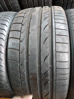 1 new 275 30 20 Bridgestone run flat tyre available for sale