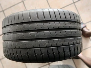 1x 285 30 20 Michelin pilot sport 4s tyre with 98% treads available