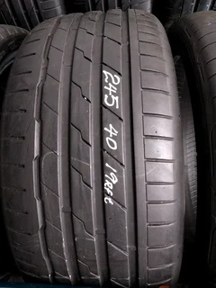 1x 245 40 19 hankook run flat tyre available for sale