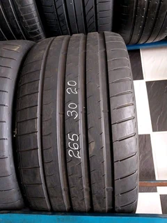 1x 265 30 20 bridgestone tyre with very good treads available
