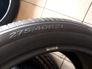 2x 275 40 21 Hankook run flat tyres with good treads available for sale