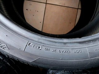 2x 275 40 21 Hankook run flat tyres with good treads available for sale