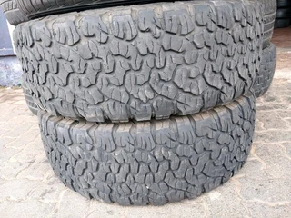 2x 265 70 16 bf goodrich ko2 tyres with good treads available