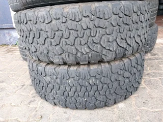 2x 265 70 16 bf goodrich ko2 tyres with good treads available