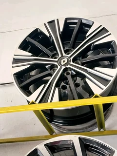 A clean set of 18inch Mitsubishi rims available for sale