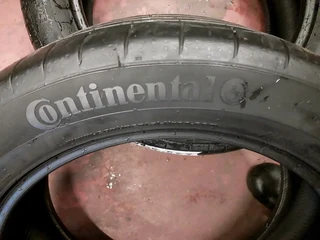 2x 235 50 18 Continental run flat tyres with good treads available for sale