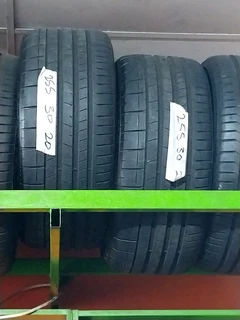 2x 255 30 20 pirelli tyres with 95% treads available for sale