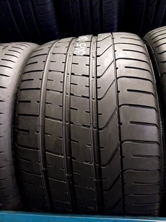 2x 305 30 19 pirelli tyres with 95% treads available for sale