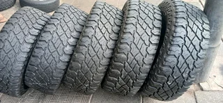 5x 285 70 17 cooper discoverer STT tyres with good treads available for sale