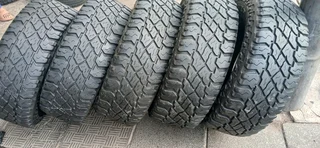 5x 285 70 17 cooper discoverer STT tyres with good treads available for sale