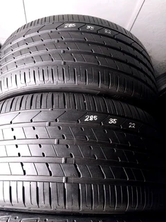 A clean set of 285 35 22 hankook tyres with good treads available for sale