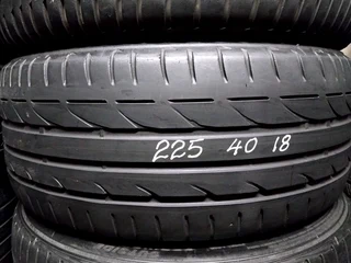 1x 225 40 18 Bridgestone normal tyre available for sale