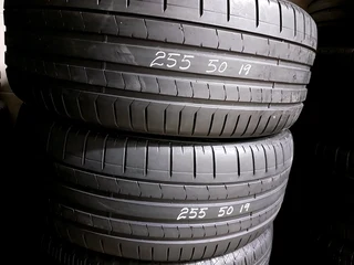 2x 255 50 19 pirelli tyres with good treads available
