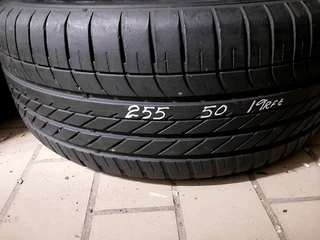 1x 255 50 19 Goodyear run flat tyre with good treads available for sale