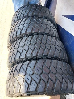 A Clean Set Of 265 60 18 Maxxis Razr Mt Tyres With 90% Treads Available For Sale