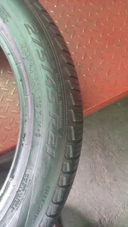 1x 275 45 21 pirelli tyre with good treads available for sale