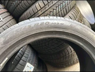 A clean set of 275 40 20 and 245 45 20 pirelli p zero run flat tyres with good treads available for