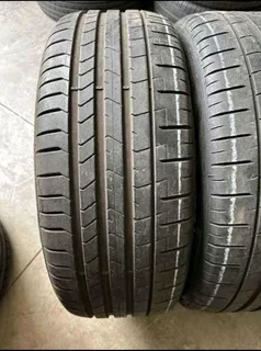 A clean set of 275 40 20 and 245 45 20 pirelli p zero run flat tyres with good treads available for