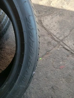 2x 295 35 21 pirelli tyres with good treads available for sale
