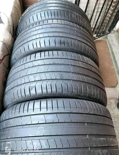 A clean set of 315 35 21 and 275 40 21 pirelli run flat tyres with good treads available for sale