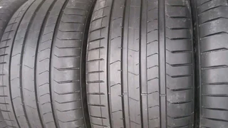 A clean set of 315 35 21 and 275 40 21 Pirelli p zero run flat tyres with 90% tread available