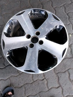 A clean set of 17inch Kia rims available for sale