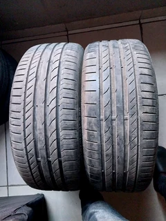 2x 225 40 19 Continental run flat tyres with good treads available for sale