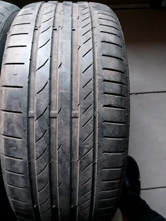 2x 225 40 19 Continental run flat tyres with good treads available for sale