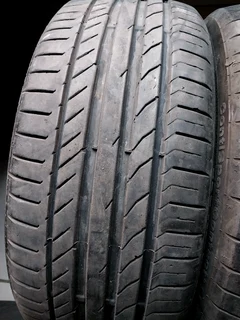 2x 225 40 19 Continental run flat tyres with good treads available for sale