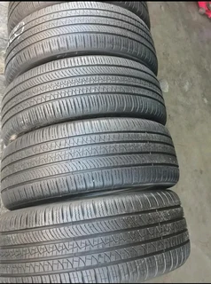 A clean set of 235 50 20 pirelli scorpion 廬 zero tyres with 90% treads available