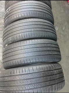 A clean set of 235 50 20 pirelli scorpion 廬 zero tyres with 90% treads available