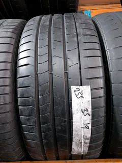 2x 255 35 19 pirelli run flat tyres with good treads available for sale