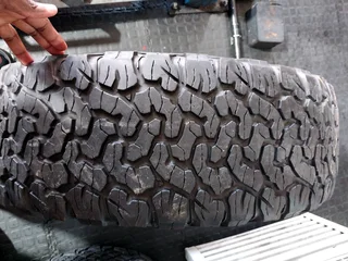 1x 265 75 16 bf Goodrich ko2 tyre with good treads available for sale