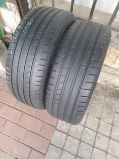 2x 225 45 19 Dunlop run flat tyres with good treads available for sale