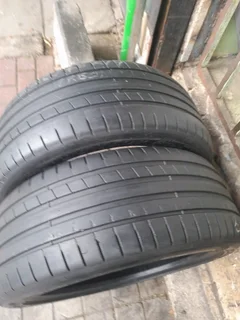 2x 225 45 19 Dunlop run flat tyres with good treads available for sale