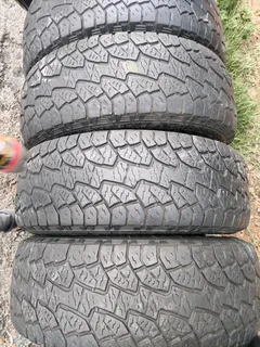 A good set of 265 65 17 Hankook dynapro tyres with good treads available for sale