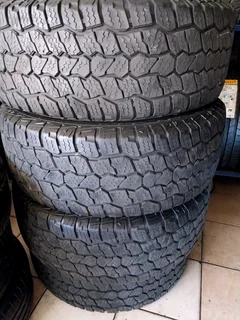 A clean set of 275 55 20 Apollo tyres with 90% treads available for sale