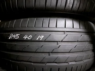1x 245 40 19 hankook normal tyre with good treads available for sale