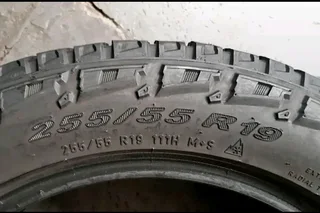 A clean set of 255 55 19 pirelli scorpion 廬 verde tyres with good treads available for sale