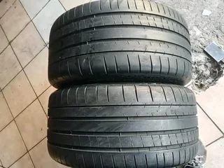 2x 275 35 19 Michelin pilot super sport tyres with 85 to 90% treads available for sale